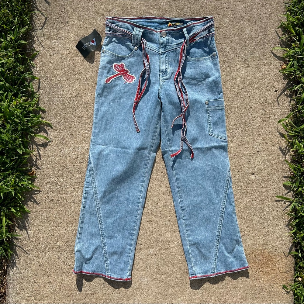Deadstock nwt action USA dragonfly embroidered red stitching capris